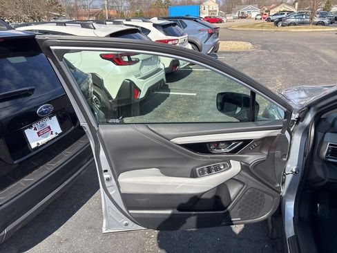 Certified 2025 Subaru Outback Limited image 19