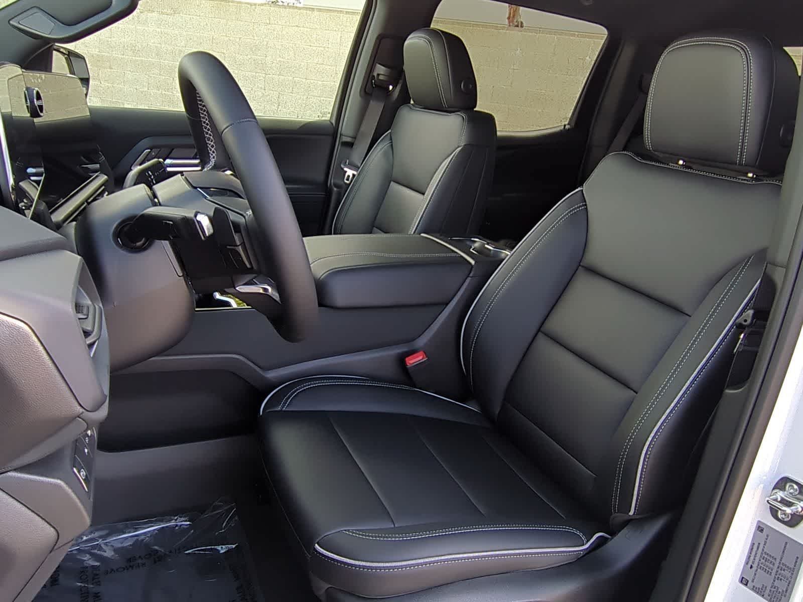 Used 2026 Chevrolet Silverado EV LT AWD/4WD image 23