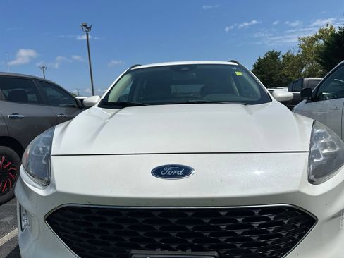 Used 2020 Ford Escape Titanium AWD/4WD image 2