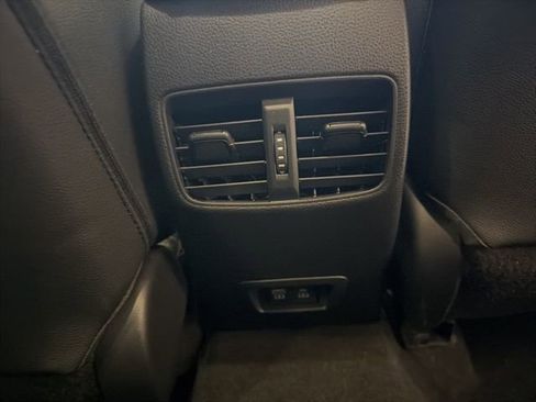 Used 2022 Toyota Corolla Cross XLE image 15