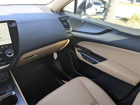 Used 2025 Lexus NX 300h AWD w/ Luxury Package image 18