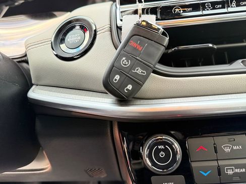 New 2026 Jeep Compass Limited image 30