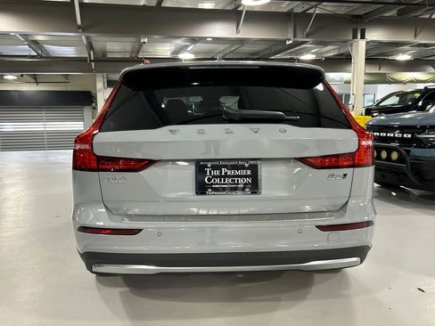 Used 2026 Volvo V60 B5 Cross Country Plus w/ Protection Package Premier AWD/4WD image 3