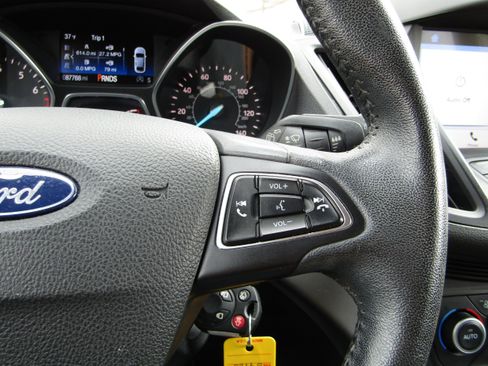 Used 2018 Ford Escape SEL image 25