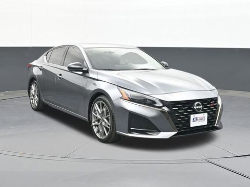 Used 2023 Nissan Altima 2.0 SR image 22