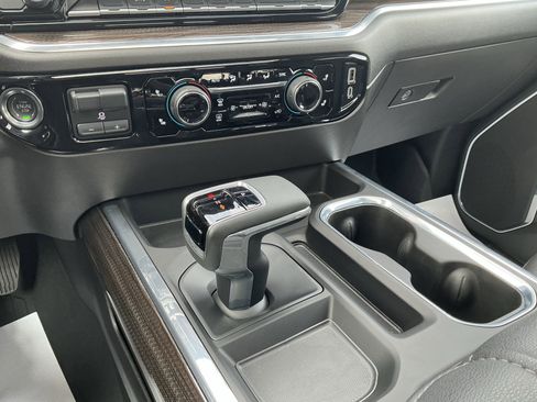 Used 2024 Chevrolet Silverado 1500 LT Trail Boss w/ Convenience Package II image 26