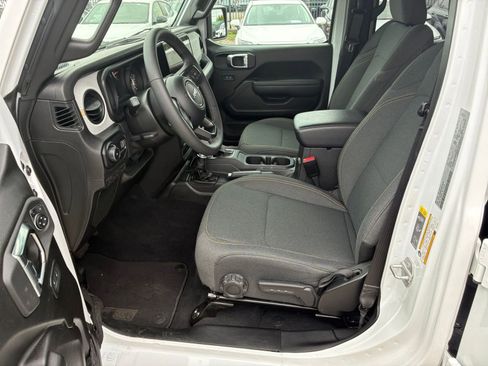 Used 2025 Jeep Wrangler Unlimited Sport AWD/4WD image 25