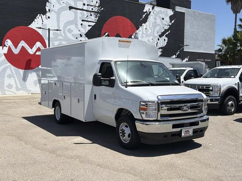 New 2026 Ford E-350 and Econoline 350 Super Duty w/ Power Equipment Group RWD image 3