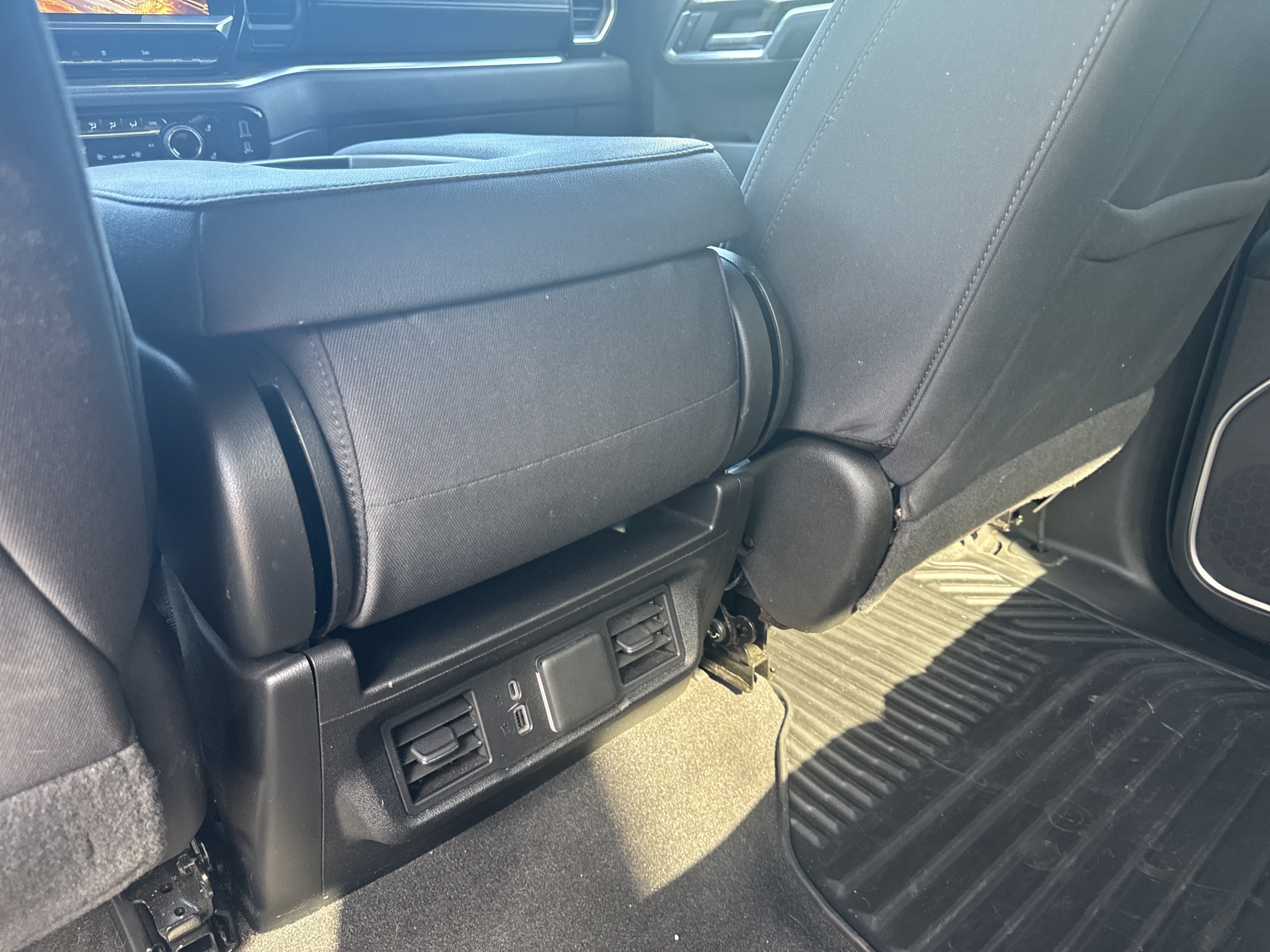 Used 2023 Chevrolet Silverado 1500 LT AWD/4WD image 17