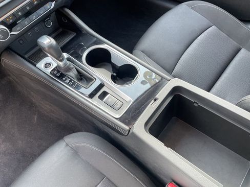 Used 2023 Nissan Altima 2.5 SV w/ SV Premium Package image 9