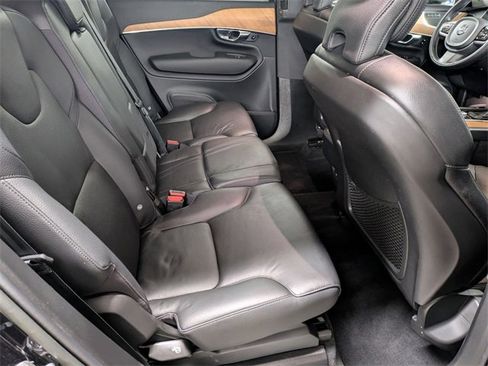 Certified 2022 Volvo XC90 T6 Momentum w/ Climate Package image 29