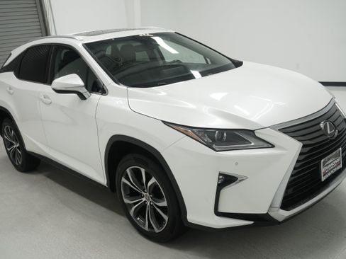 Used 2017 Lexus RX 350 FWD w/ Premium Package image 3