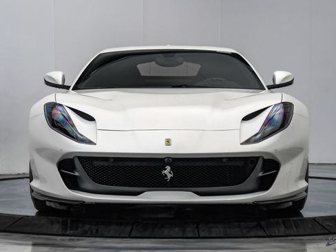 Used 2019 Ferrari 812 Superfast RWD image 34