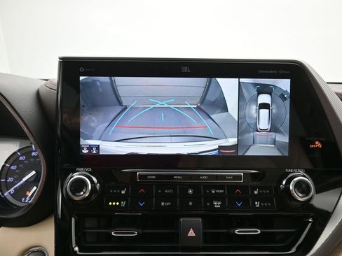 Used 2022 Toyota Highlander Platinum FWD image 17