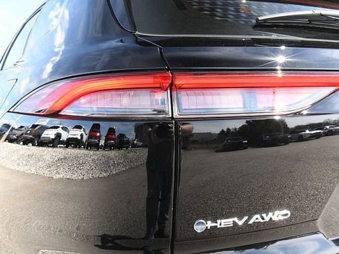Used 2025 Toyota Crown Signia w/ Advanced Technology Package AWD/4WD image 49