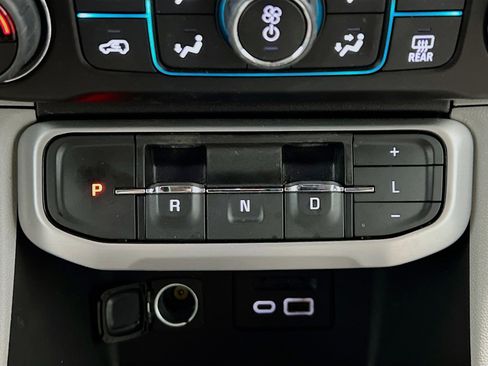 Used 2023 GMC Acadia SLT image 12