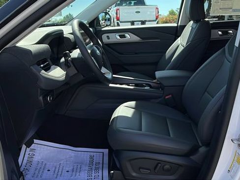 New 2026 Ford Explorer Active w/ Active Comfort Package RWD image 16