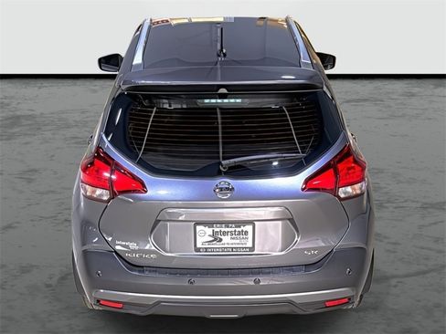 Used 2020 Nissan Kicks SR image 3
