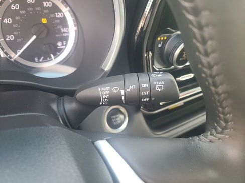 Used 2024 Toyota Highlander XLE image 24