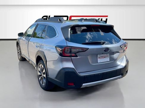 Used 2025 Subaru Outback Limited XT AWD/4WD image 5