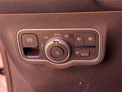 Used 2023 Mercedes-Benz GLB 250 GLB 250 image 16