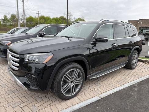 New 2026 Mercedes-Benz GLS 450 4MATIC image 4
