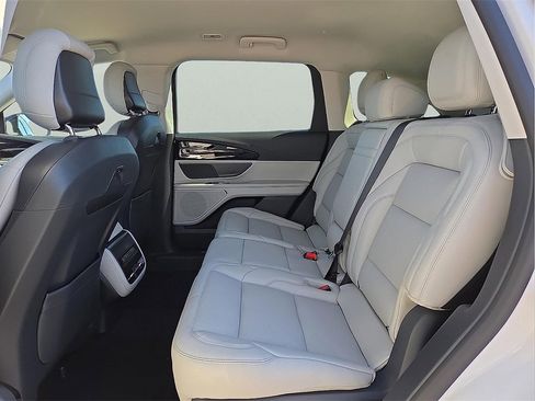 New 2026 Lincoln Nautilus Premier image 13