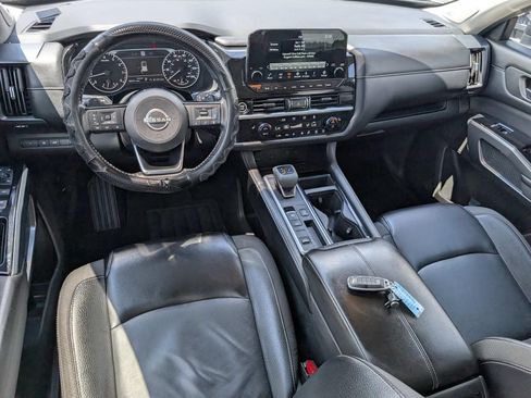 Used 2024 Nissan Pathfinder SL w/ SL Premium Package FWD image 21
