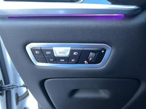 Used 2019 BMW X7 xDrive50i w/ M Sport Package image 16