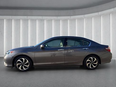 Used 2017 Honda Accord EX-L image 2