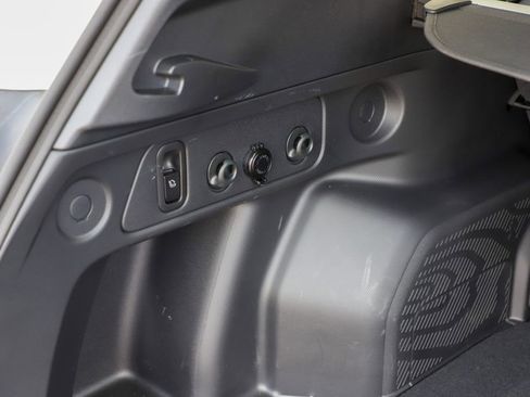 Used 2025 Subaru Forester Limited image 42