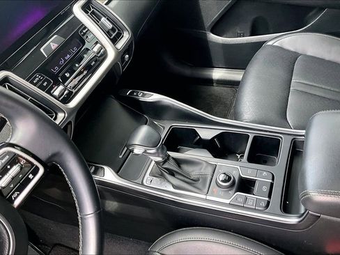 Used 2023 Kia Sorento X-Line EX image 18