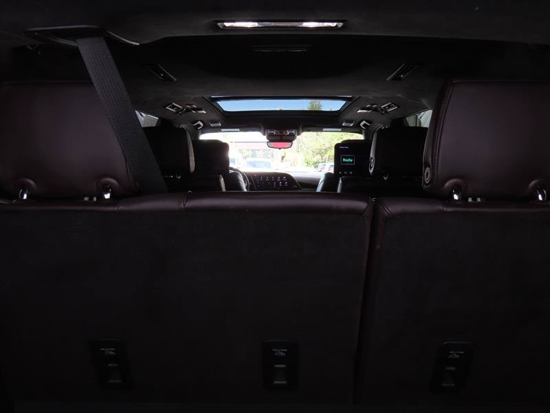 Used 2022 Cadillac Escalade Sport Platinum AWD/4WD image 13