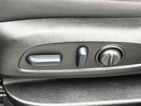 Used 2025 Chevrolet Blazer RS image 28