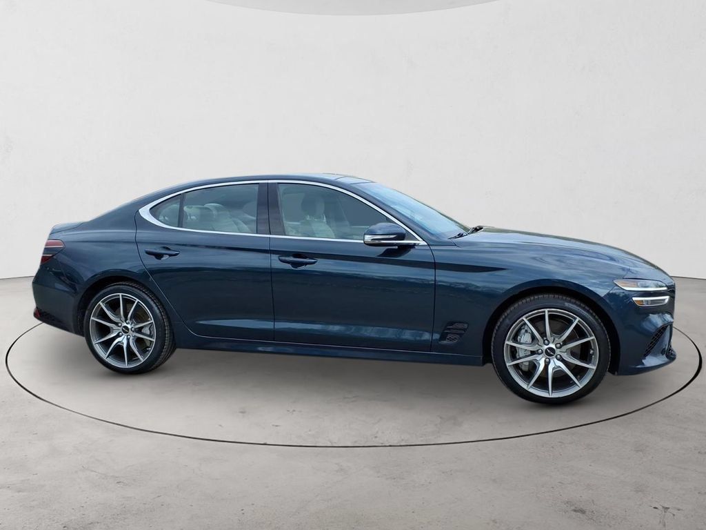 Used 2025 Genesis G70 2.5T AWD/4WD image 4