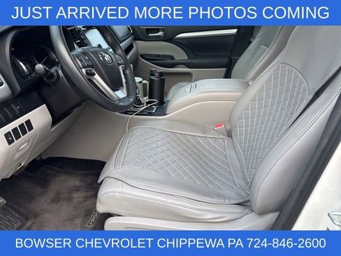 Used 2014 Toyota Highlander XLE image 7