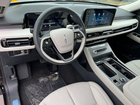 New 2026 Lincoln Aviator AWD image 16