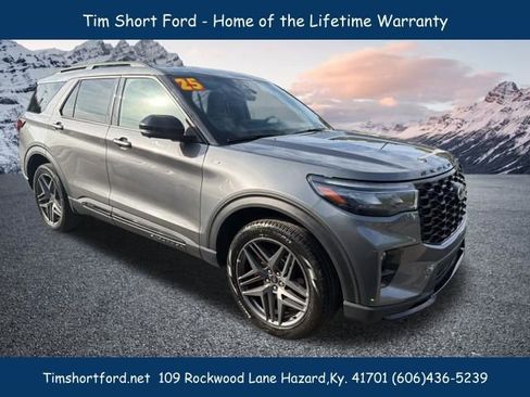 Used 2025 Ford Explorer ST-Line w/ ST-Line Street Pack AWD/4WD image 1