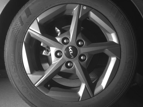 Used 2025 Kia K4 LXS FWD image 15