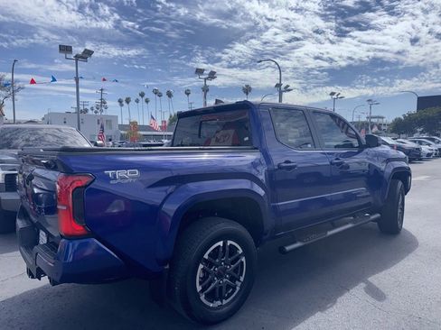 Used 2024 Toyota Tacoma TRD Sport w/ TRD Sport Upgrade Package image 6