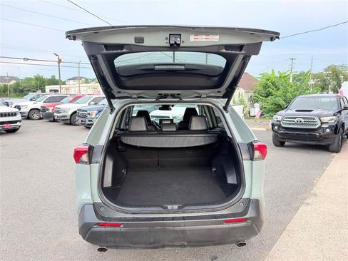 Used 2021 Toyota RAV4 XLE Premium FWD image 4