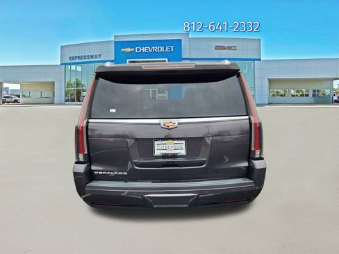 Used 2015 Cadillac Escalade Luxury image 6