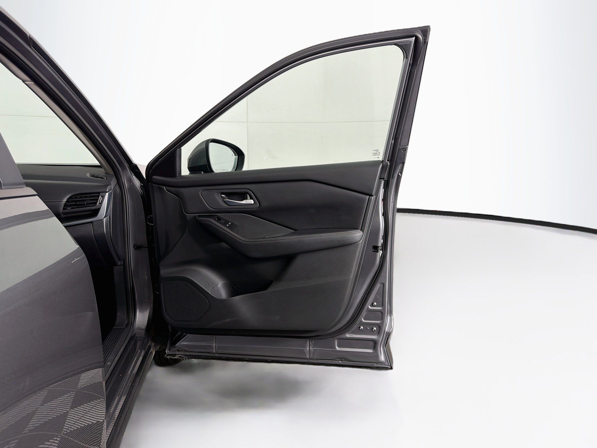 Used 2026 Nissan Rogue SV FWD image 33