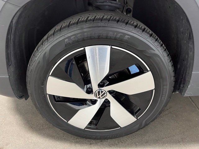 Used 2025 Volkswagen Taos S AWD/4WD image 28