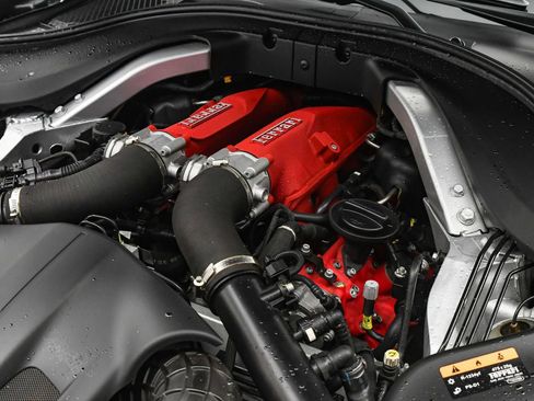 Used 2019 Ferrari Portofino image 33