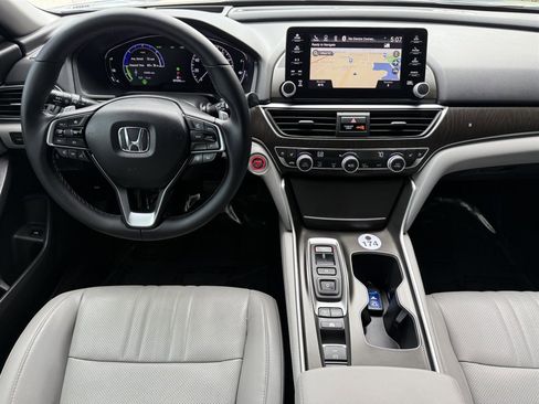 Used 2018 Honda Accord Touring image 22