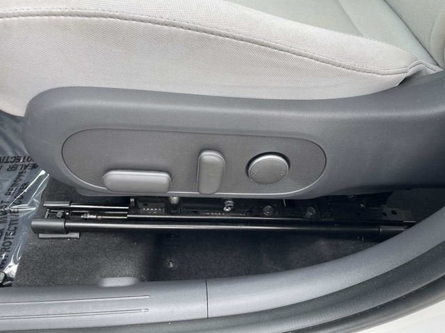 Used 2024 Hyundai Kona SEL w/ Convenience Package AWD/4WD image 17