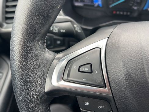 Used 2023 Ford Edge SEL image 16