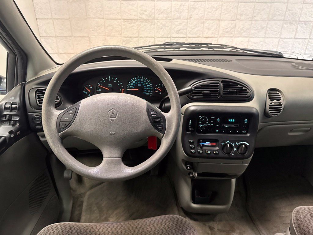 Used 2000 Dodge Grand Caravan SE FWD image 5