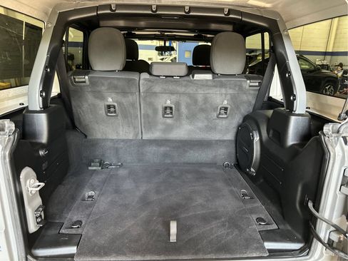Used 2023 Jeep Wrangler Unlimited w/ Cold Weather Group AWD/4WD image 13